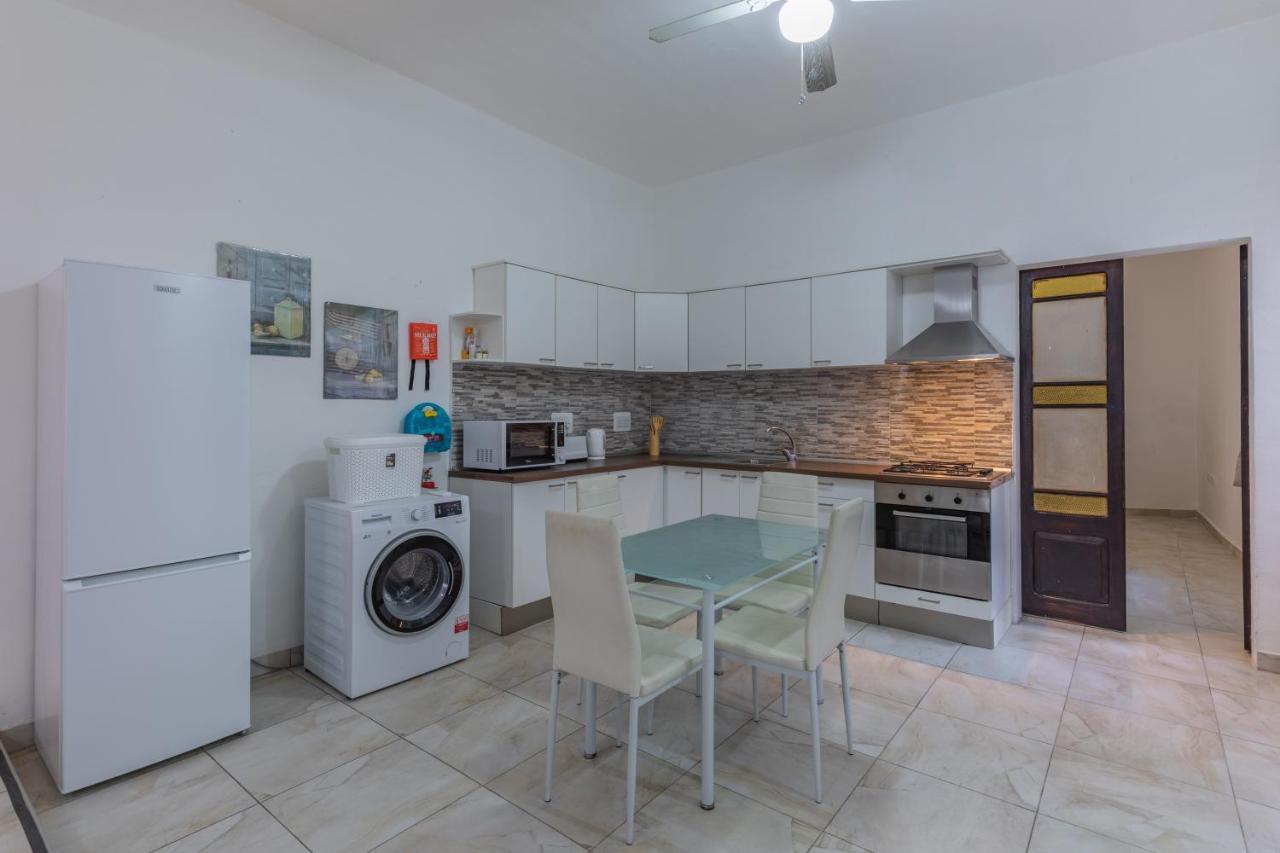 Bormla - Comfortable Two Bedroom Apartment Cospicua Kültér fotó